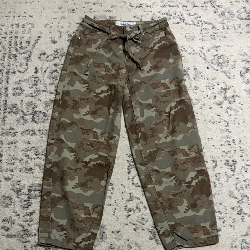 Indigo Rein woman’s Brown Camouflage Cargo Pants